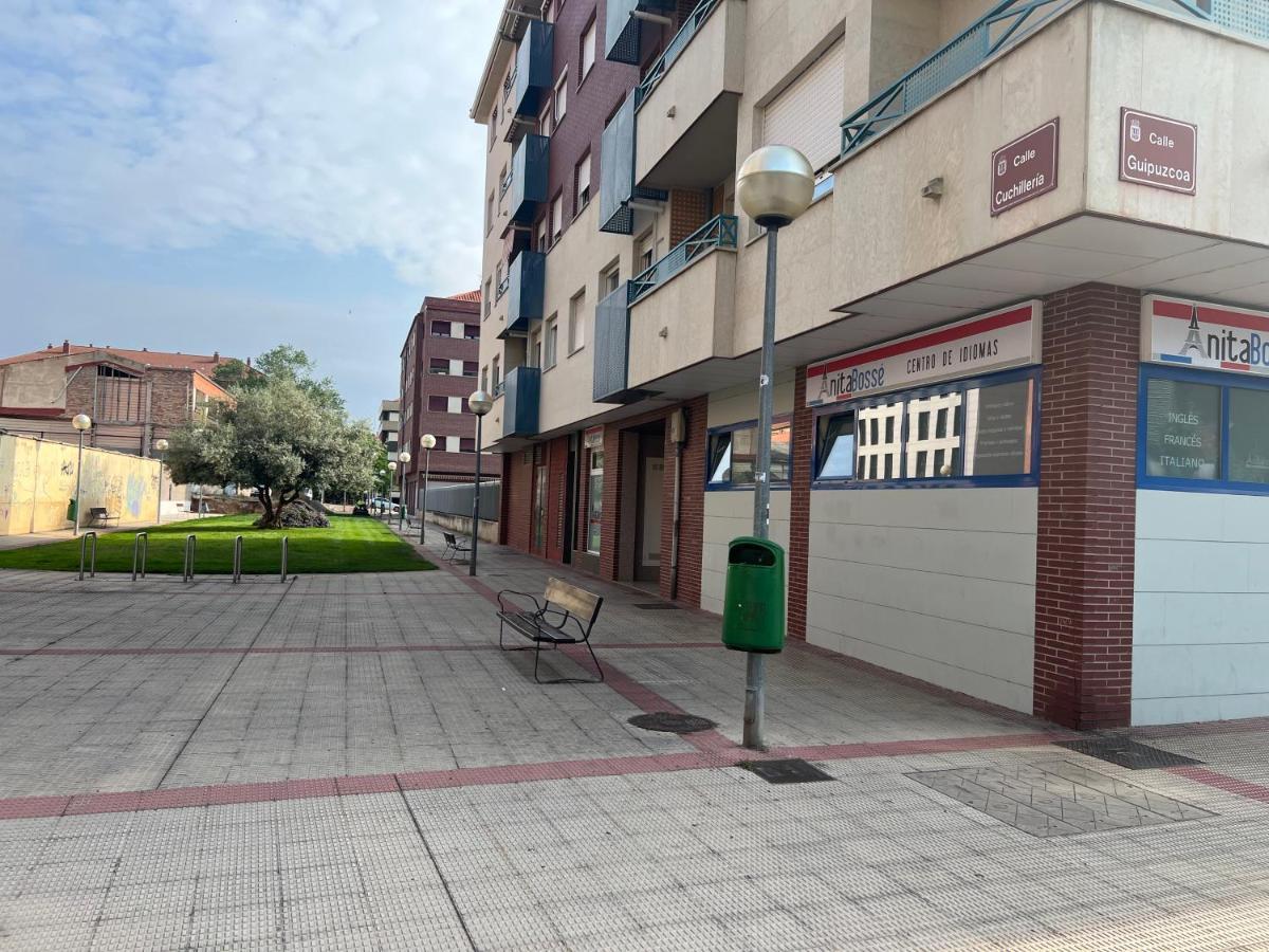 Pool And Confort 3 Habitaciones Y Garaje By Apartamentos Логроньо Екстериор снимка